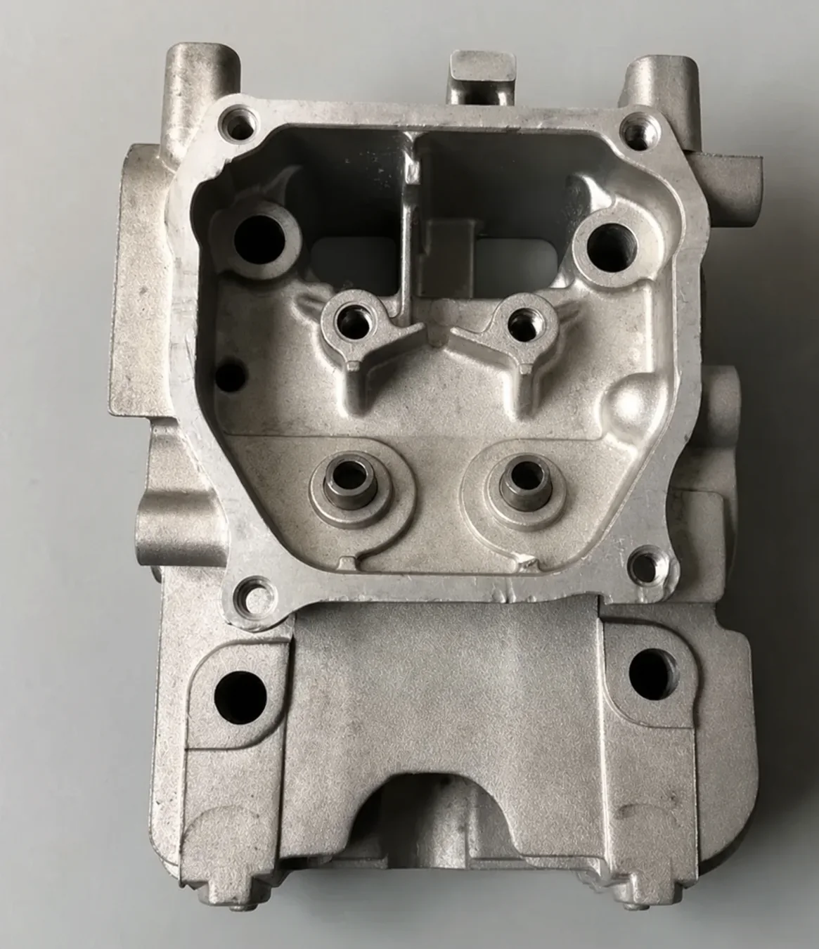 EH12 EY20 EX17 EX27 EX40 Cylinder Head for Construction Machinery
