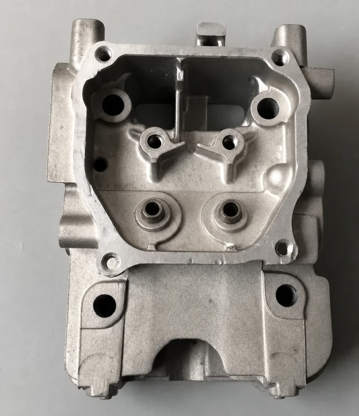 Robin EH12 EX17 EX27 EX40 EY20 Cylinder Head for Construction Machinery