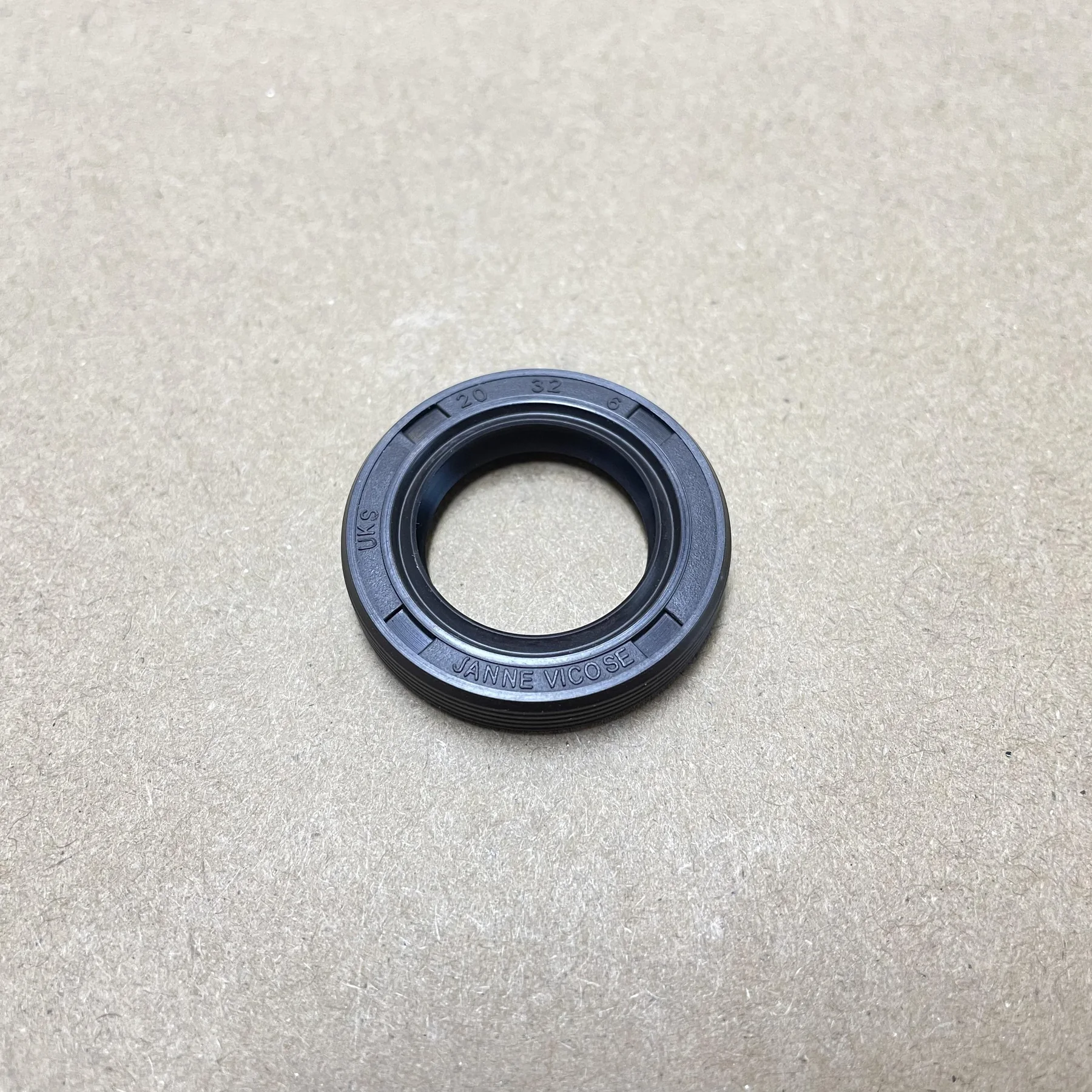 Oil Seal Robin EH12-2 EH18V EY15 EY20 Engine image 2